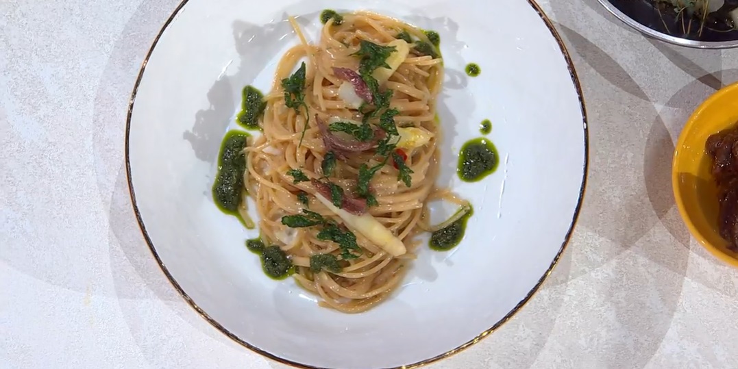 spaghetti burro alici e asparagi di Gian Piero Fava