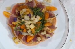 trancio di tonno in insalata