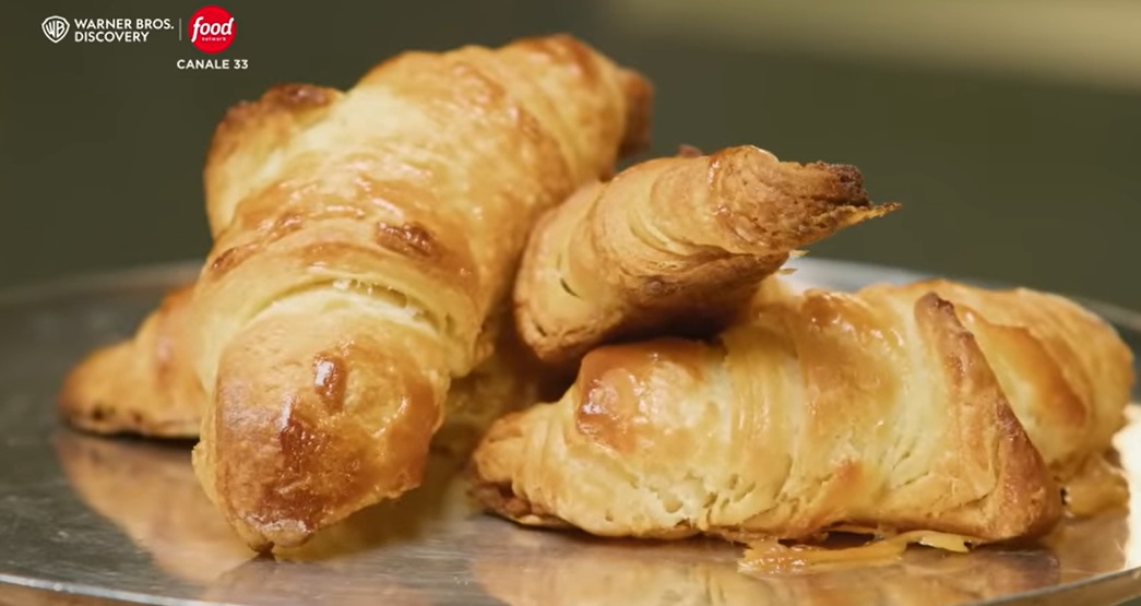 croissant di pasta sfoglia fatta in casa