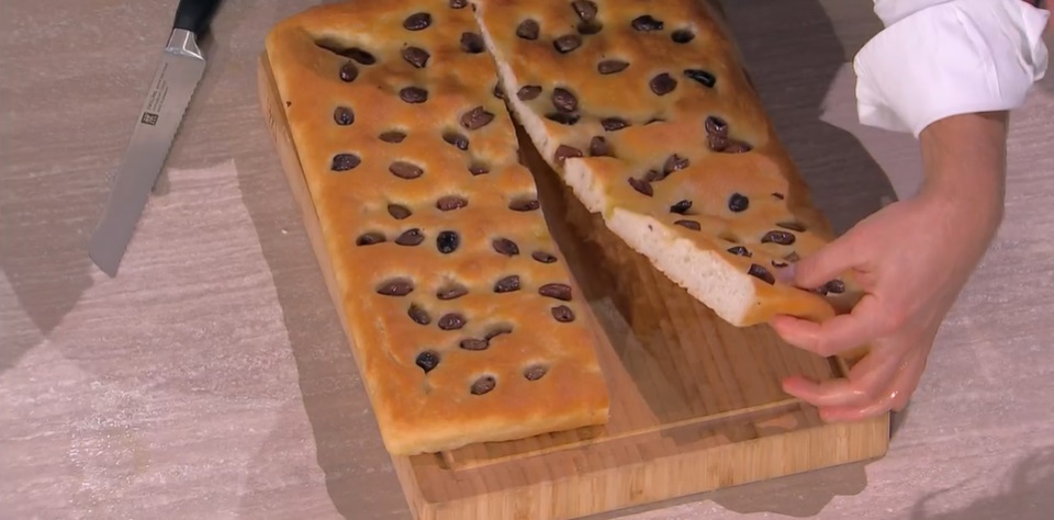 É sempre mezzogiorno  Ricetta focaccia con le olive di Fulvio Marino