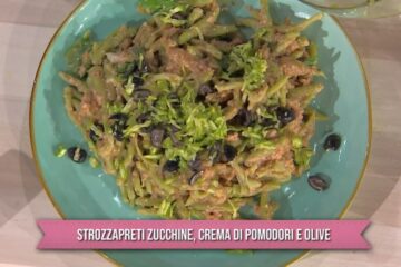 strozzapreti zucchine crema di pomodori e olive di zia Cri