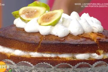 torta alle mandorle con crema al miele e fichi