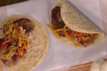 piadina sfogliata salsiccia cipolla e peperoni di zia Cri