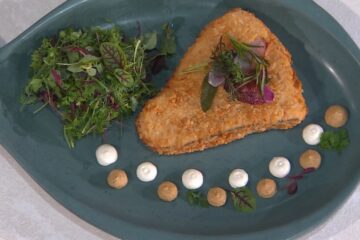 cotoletta di spada con contorno colorato di Gian Piero Fava