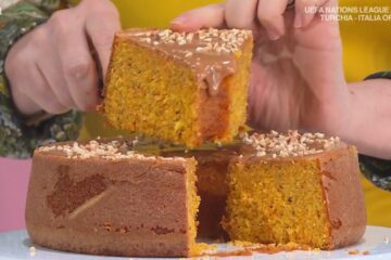 ciambellone carote e nocciole di Sonia Peronaci
