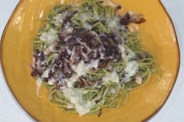 spaghetti radicchio pesto e gorgonzola di Valentina Scarnecchia